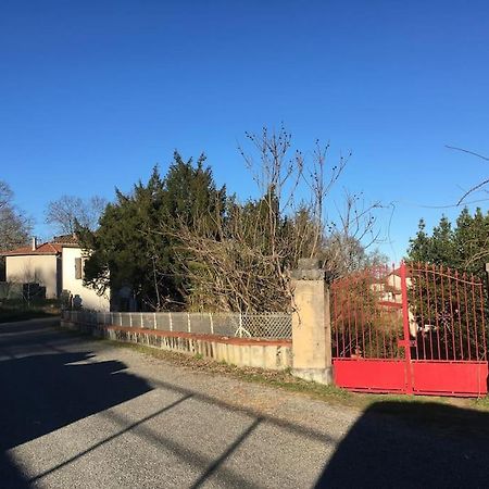 Vila Lerable Pourpre De La Grotte Au Lion Arbon Exteriér fotografie