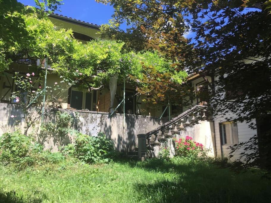 Vila Lerable Pourpre De La Grotte Au Lion Arbon Exteriér fotografie