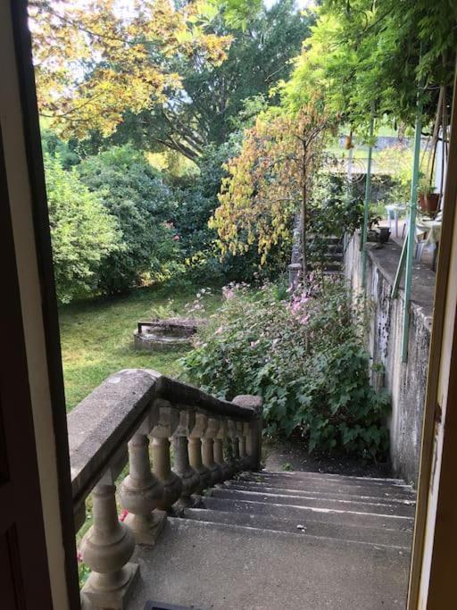 Vila Lerable Pourpre De La Grotte Au Lion Arbon Exteriér fotografie