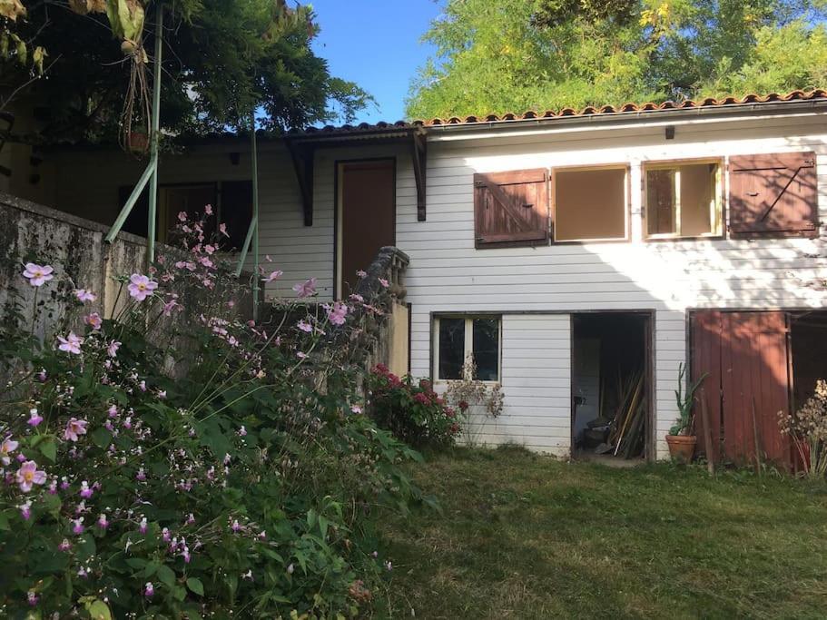 Vila Lerable Pourpre De La Grotte Au Lion Arbon Exteriér fotografie