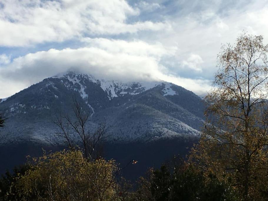 Vila Lerable Pourpre De La Grotte Au Lion Arbon Exteriér fotografie