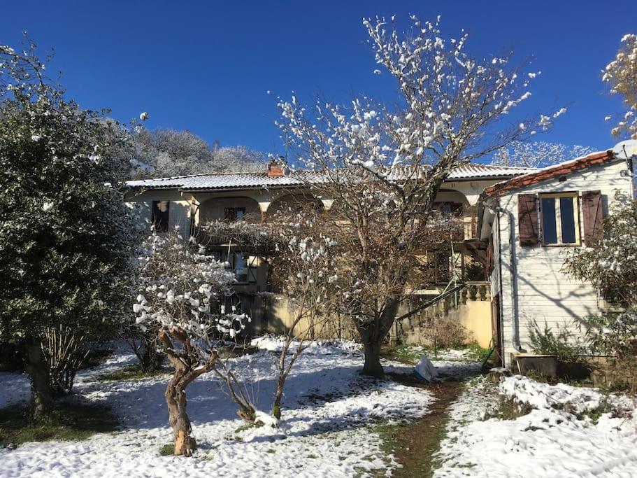 Vila Lerable Pourpre De La Grotte Au Lion Arbon Exteriér fotografie