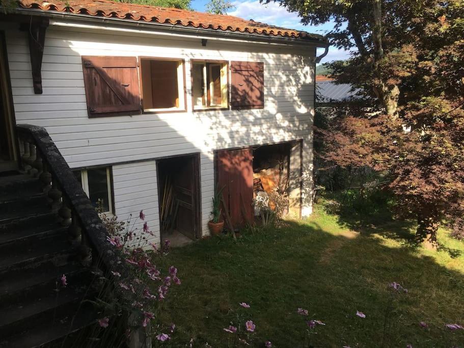 Vila Lerable Pourpre De La Grotte Au Lion Arbon Exteriér fotografie